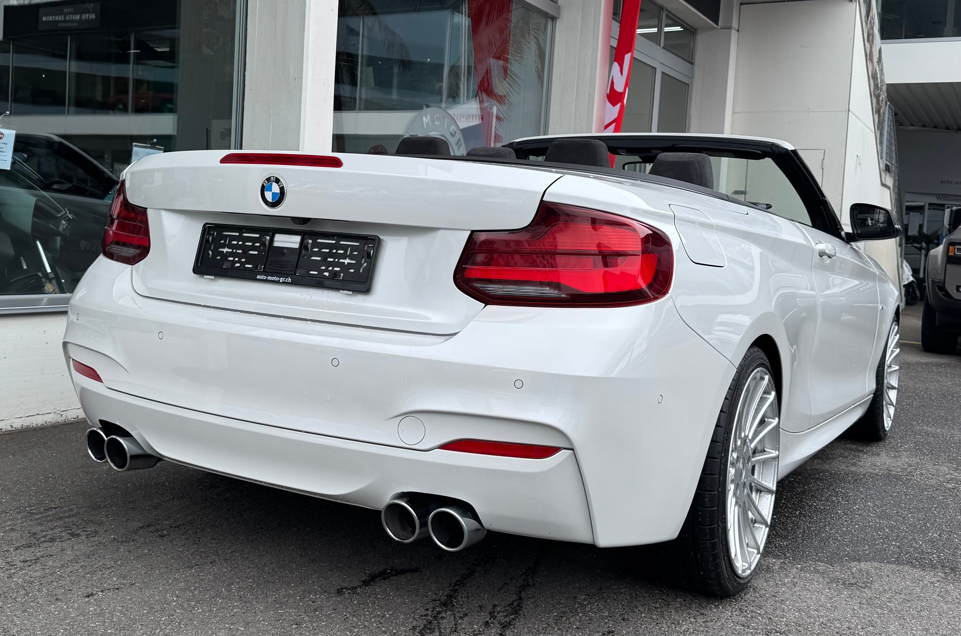 BMW M240i xDrive Steptronic-image-5