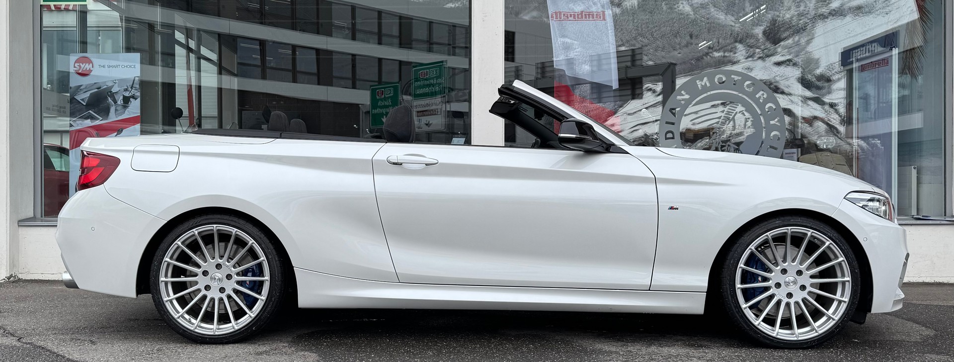 BMW M240i xDrive Steptronic-image-1