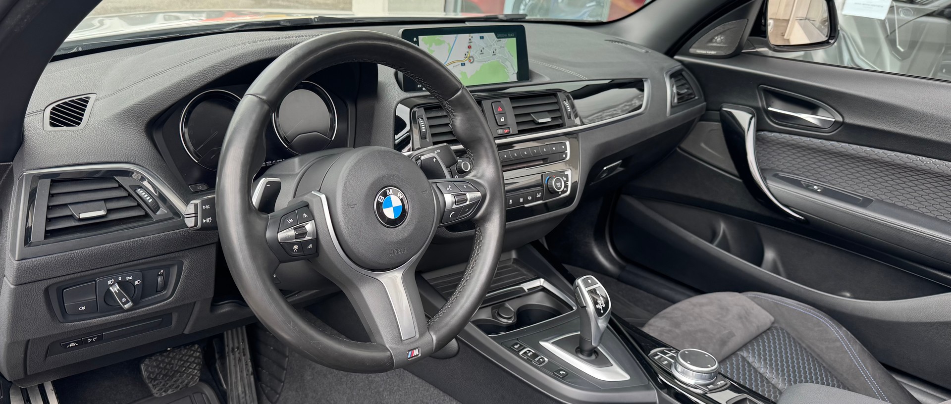 BMW M240i xDrive Steptronic-image-8