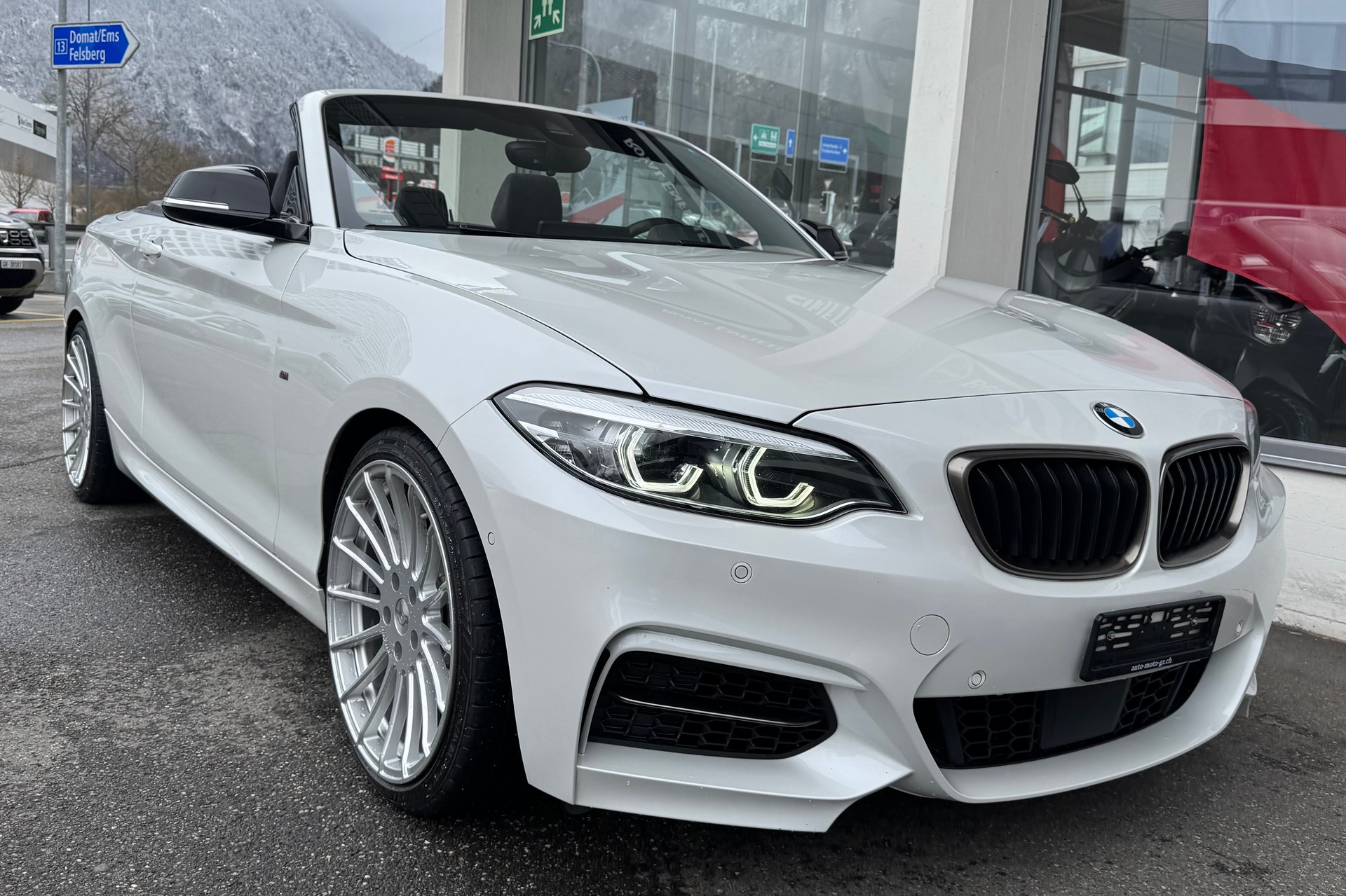 BMW M240i xDrive Steptronic-image-0