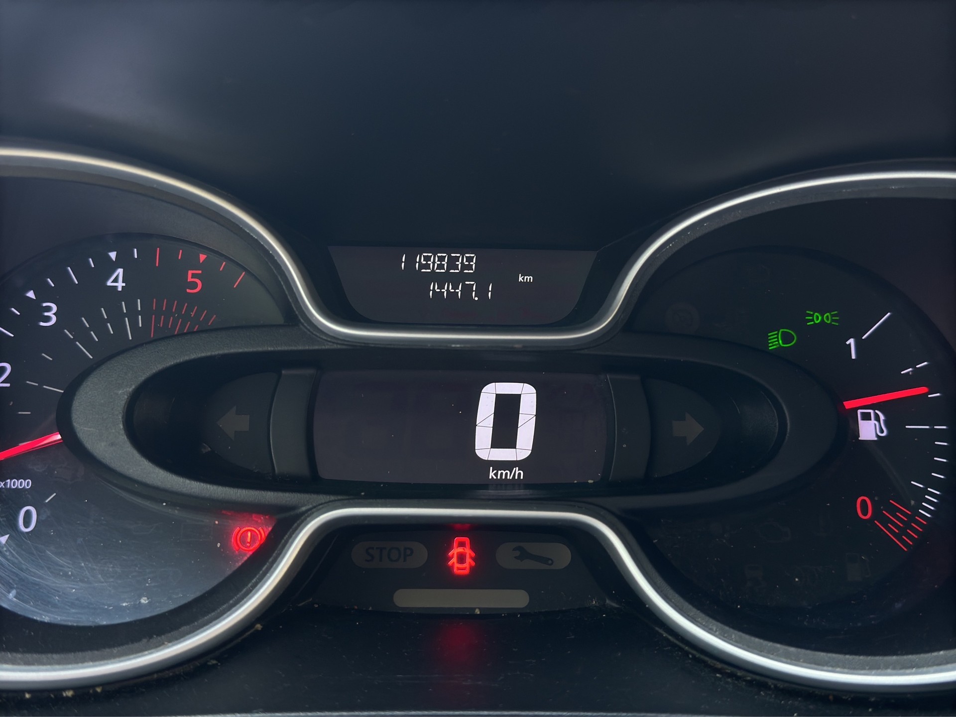 RENAULT Trafic 2.0 dCi 120 3.0t Business L1H1-image-9