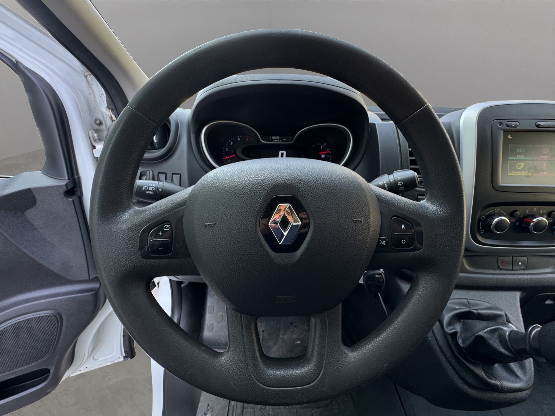 RENAULT Trafic 2.0 dCi 120 3.0t Business L1H1-image-8