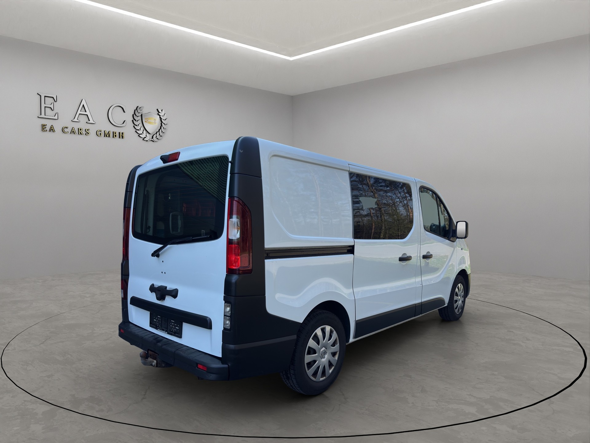 RENAULT Trafic 2.0 dCi 120 3.0t Business L1H1-image-4
