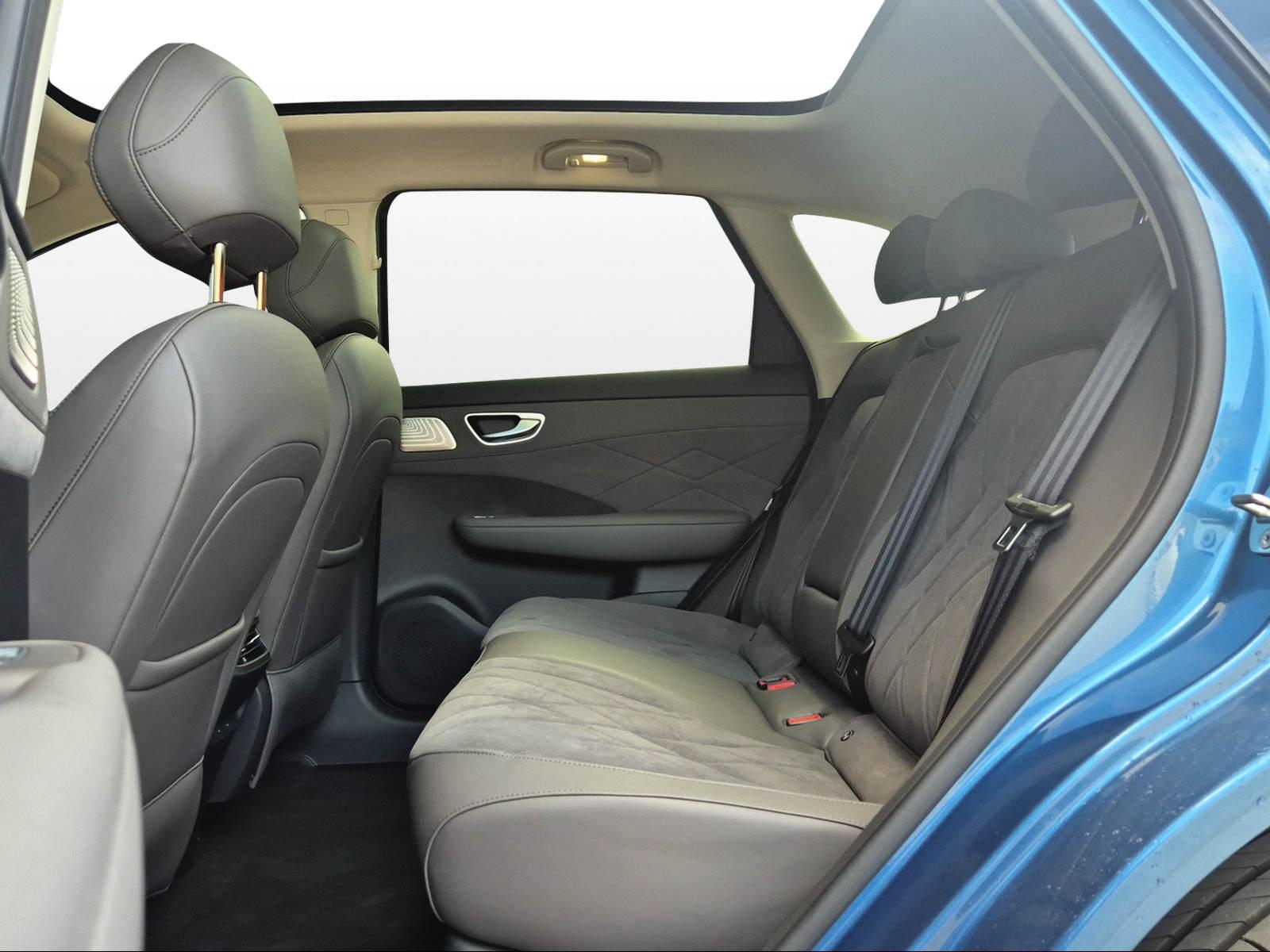 MG S6 EV 77 kWh Luxury 4WD-image-12