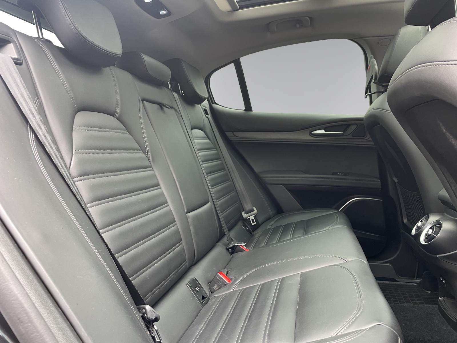 ALFA ROMEO Stelvio 2.2 JTDM Executive Q4 Automatic-image-12