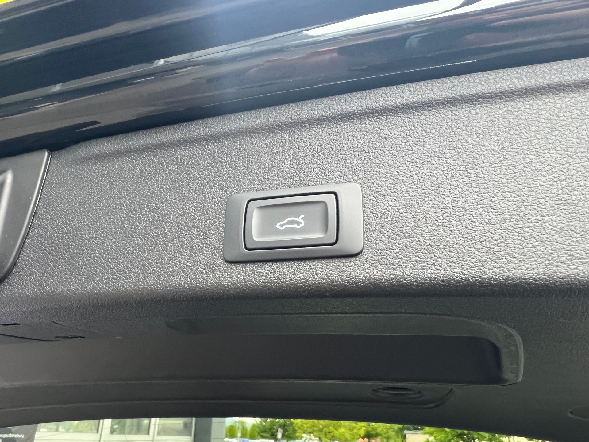 AUDI A4 Avant 2.0 TDI 190 Sport quattro S-Tronic-image-15