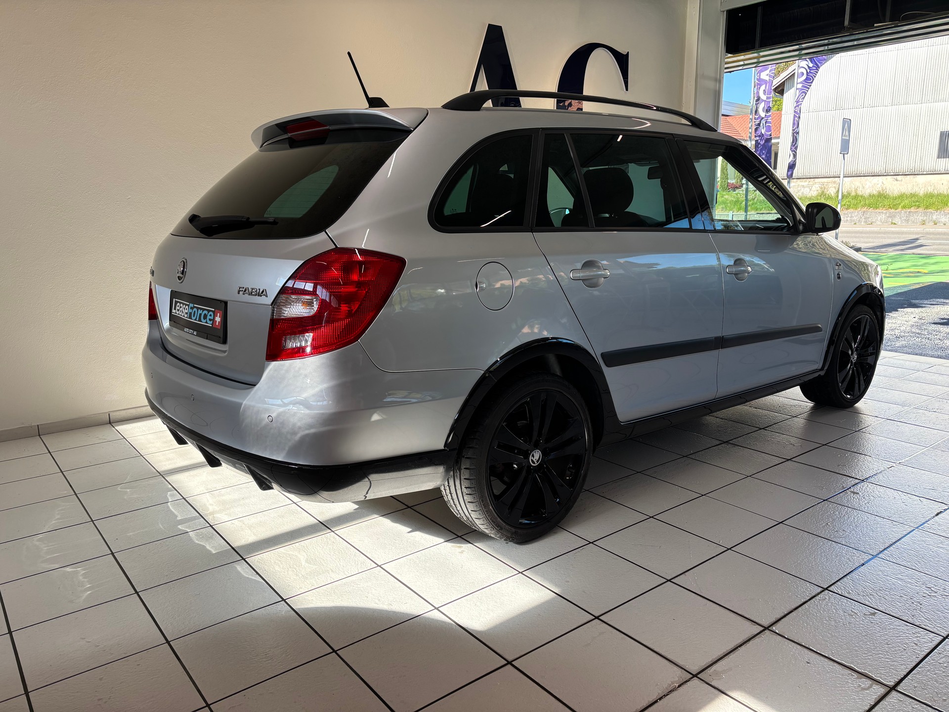 SKODA Fabia 1.2 TSI Monte Carlo DSG-image-2