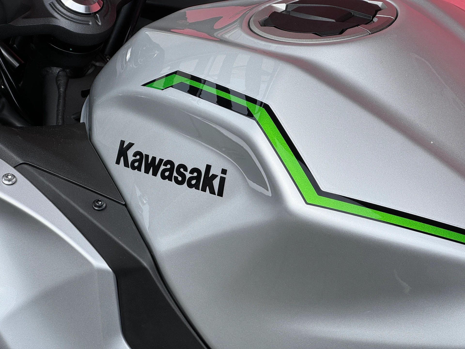 KAWASAKI NINJA 7 HYBRID-image-4