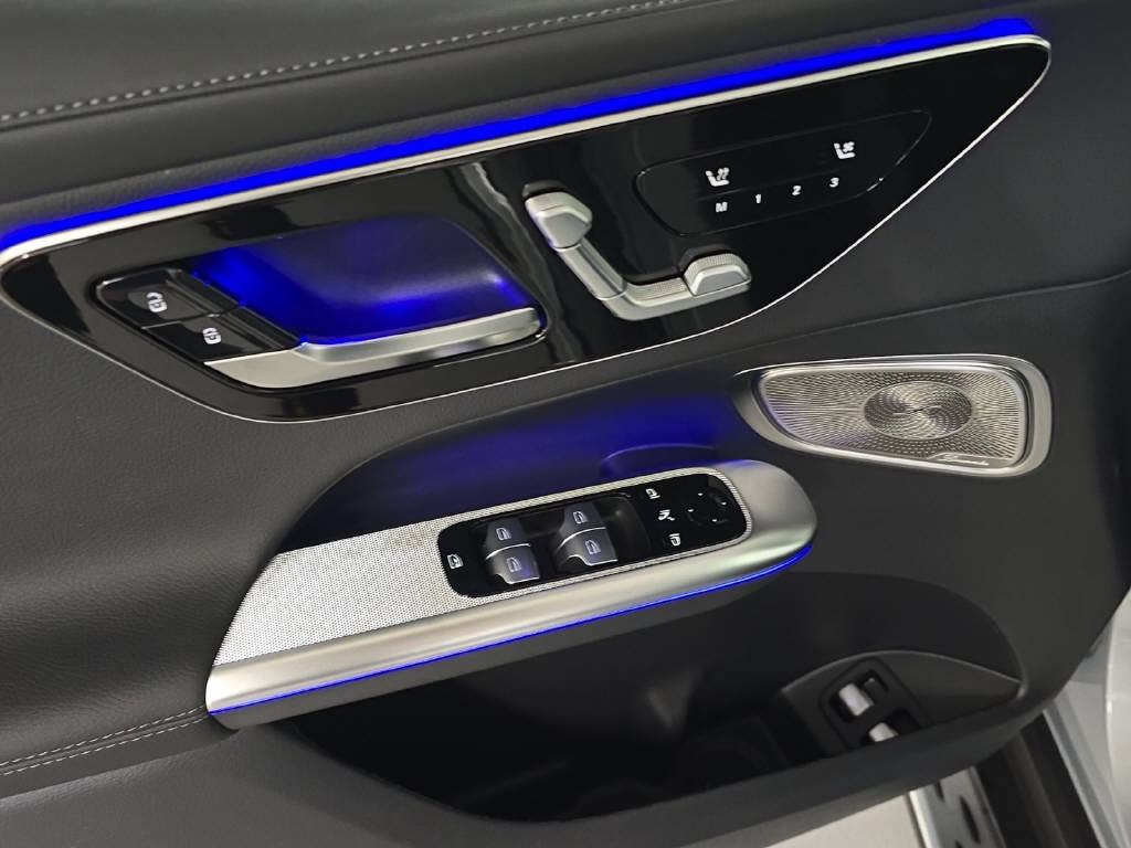 MERCEDES-BENZ GLC 400 e AMG Line 4Matic EQ Star-image-5