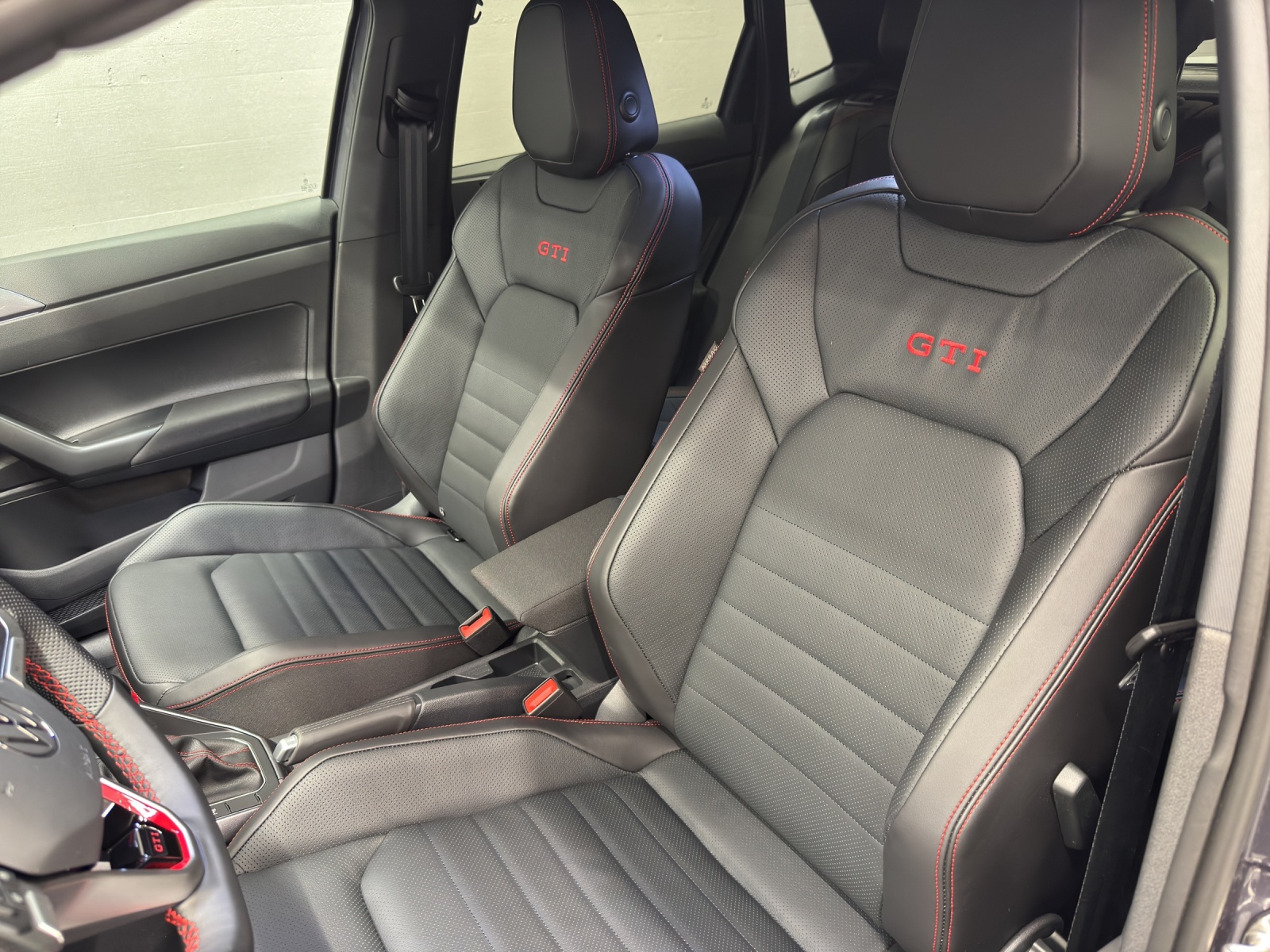 VW Polo 2.0 TSI GTI DSG-image-12