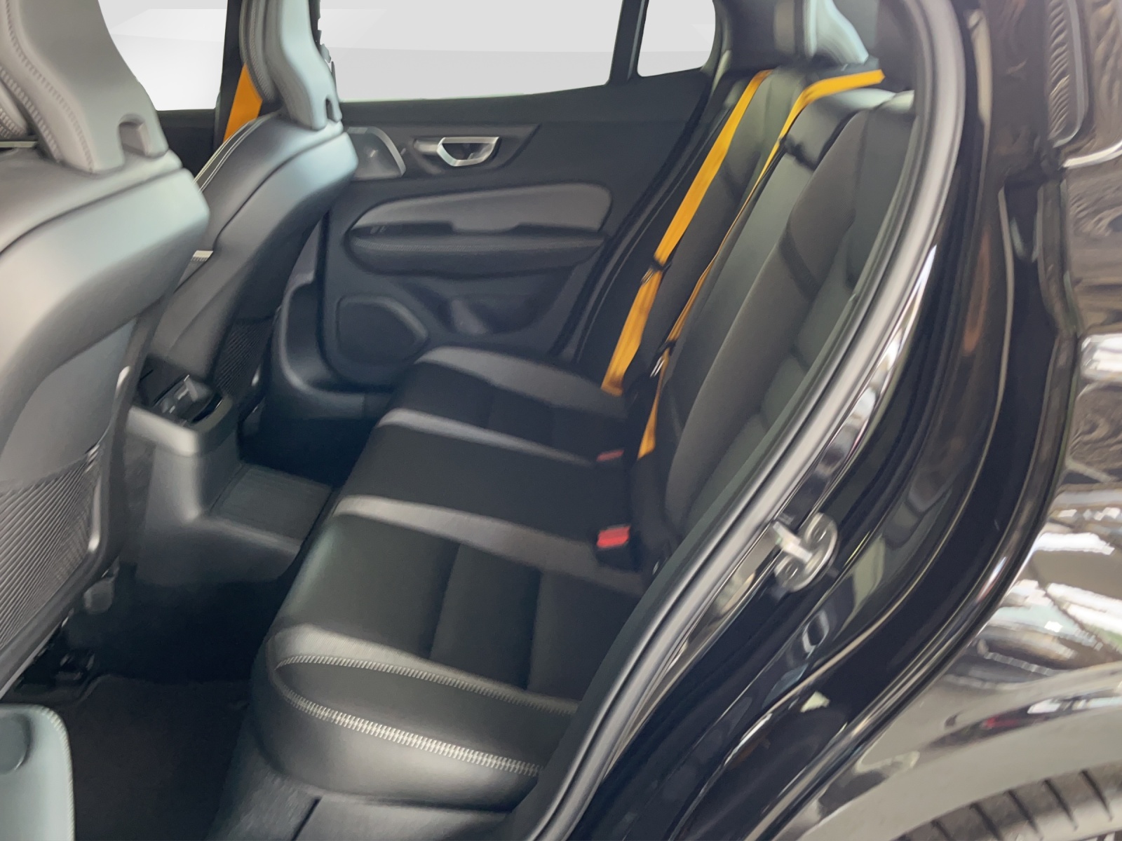 VOLVO S60 2.0 T8 TE Polestar eAWD-image-9