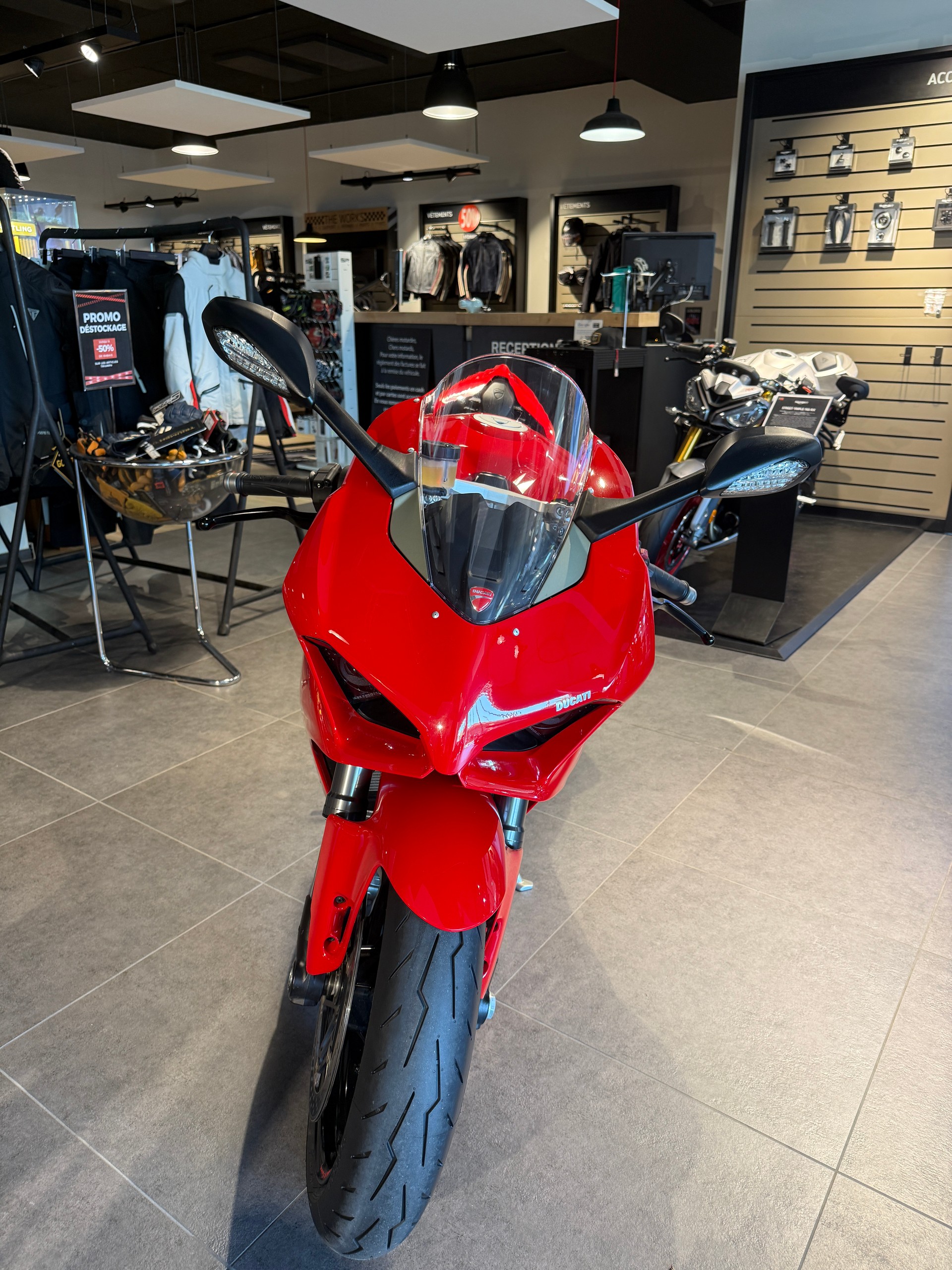 DUCATI Panigale 1103 V4-showroom-element-2