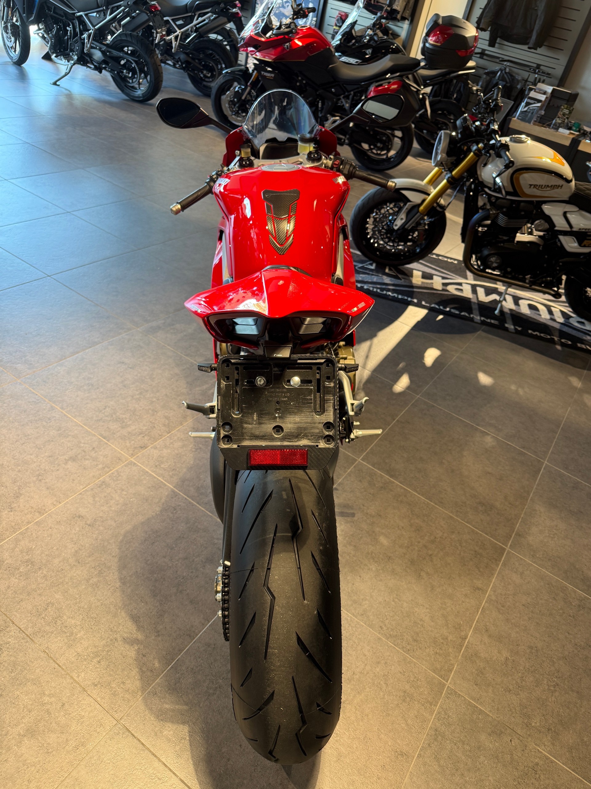 DUCATI Panigale 1103 V4-showroom-element-3