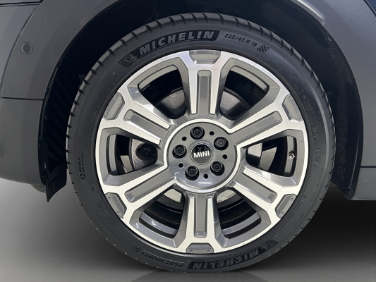 MINI Countryman CooperSE ALL4-image-7