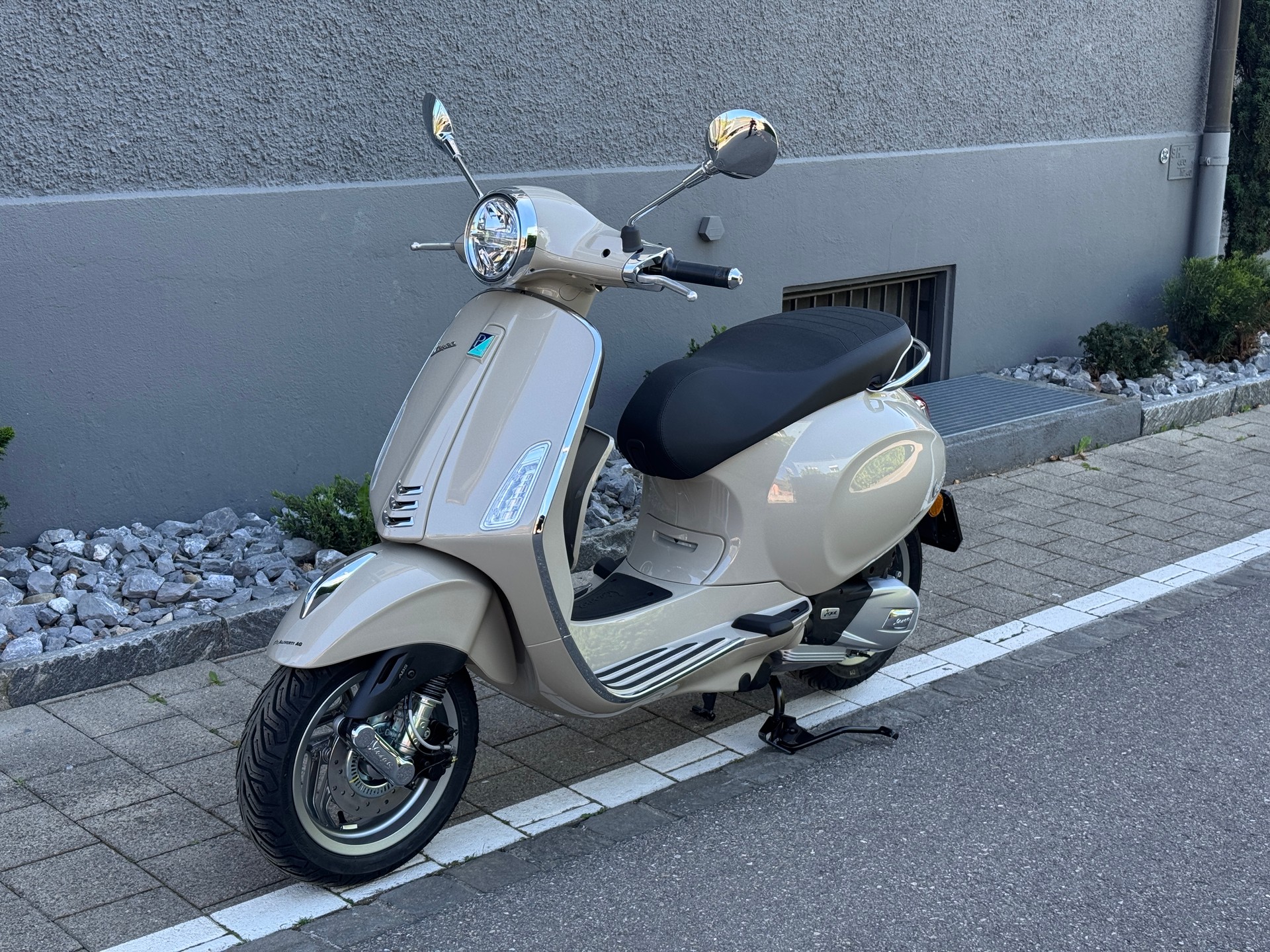 PIAGGIO Vespa 125 Primavera 2026 Keyless Go & LCD Display