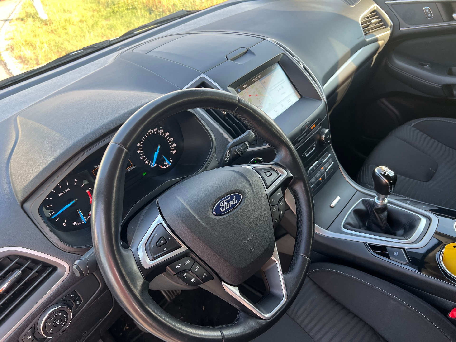 FORD S-Max 2.0TDCi Business AWD-image-18