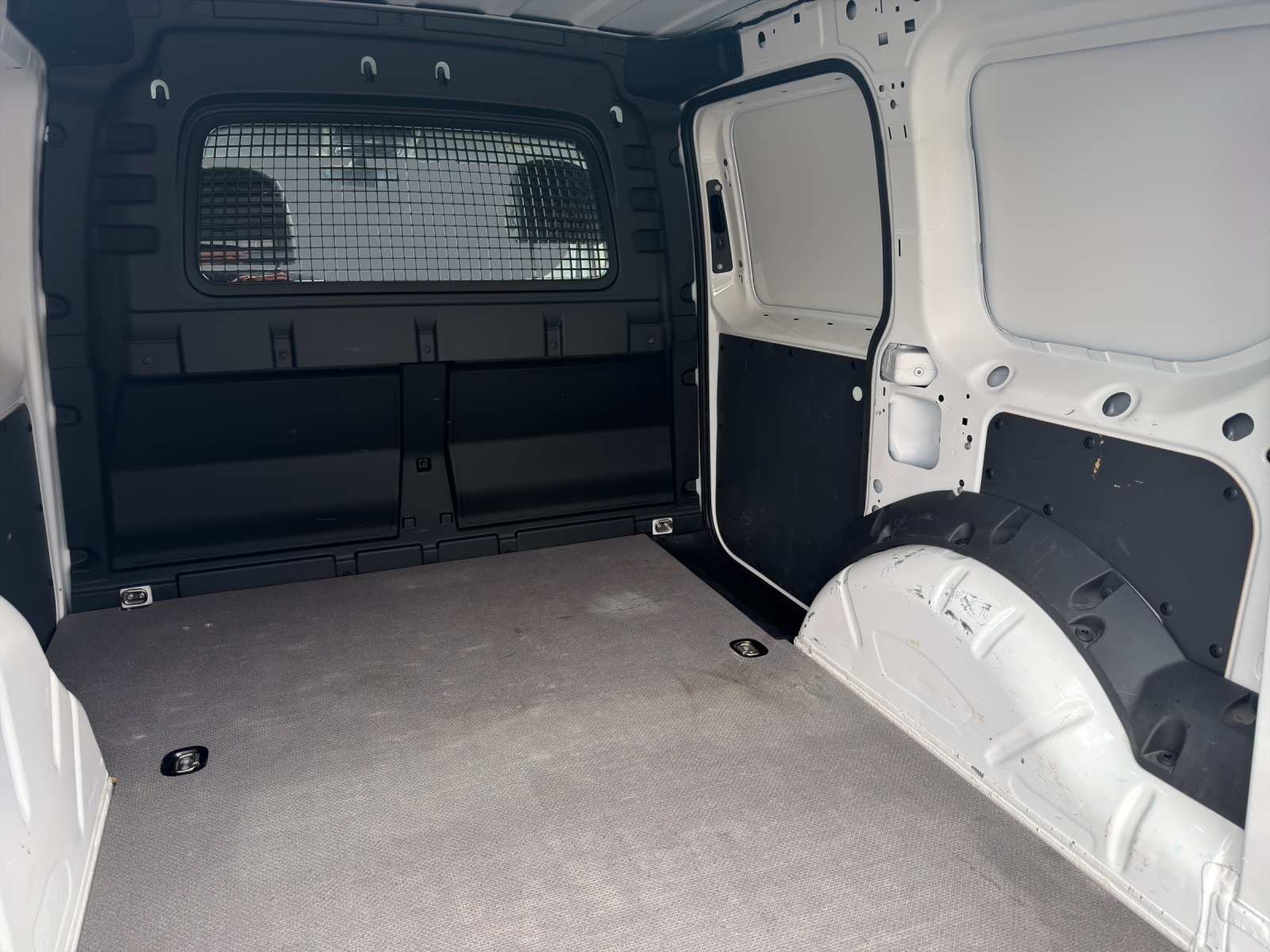 VW Caddy Cargo 2.0TDI 4Motion-image-13