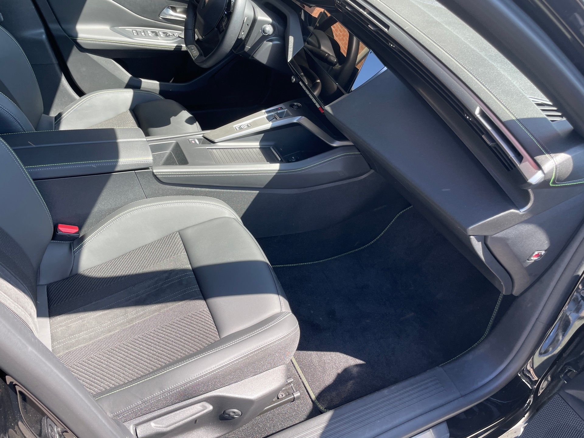 PEUGEOT 308 SW 1.6 PHEV 225 GT-image-12