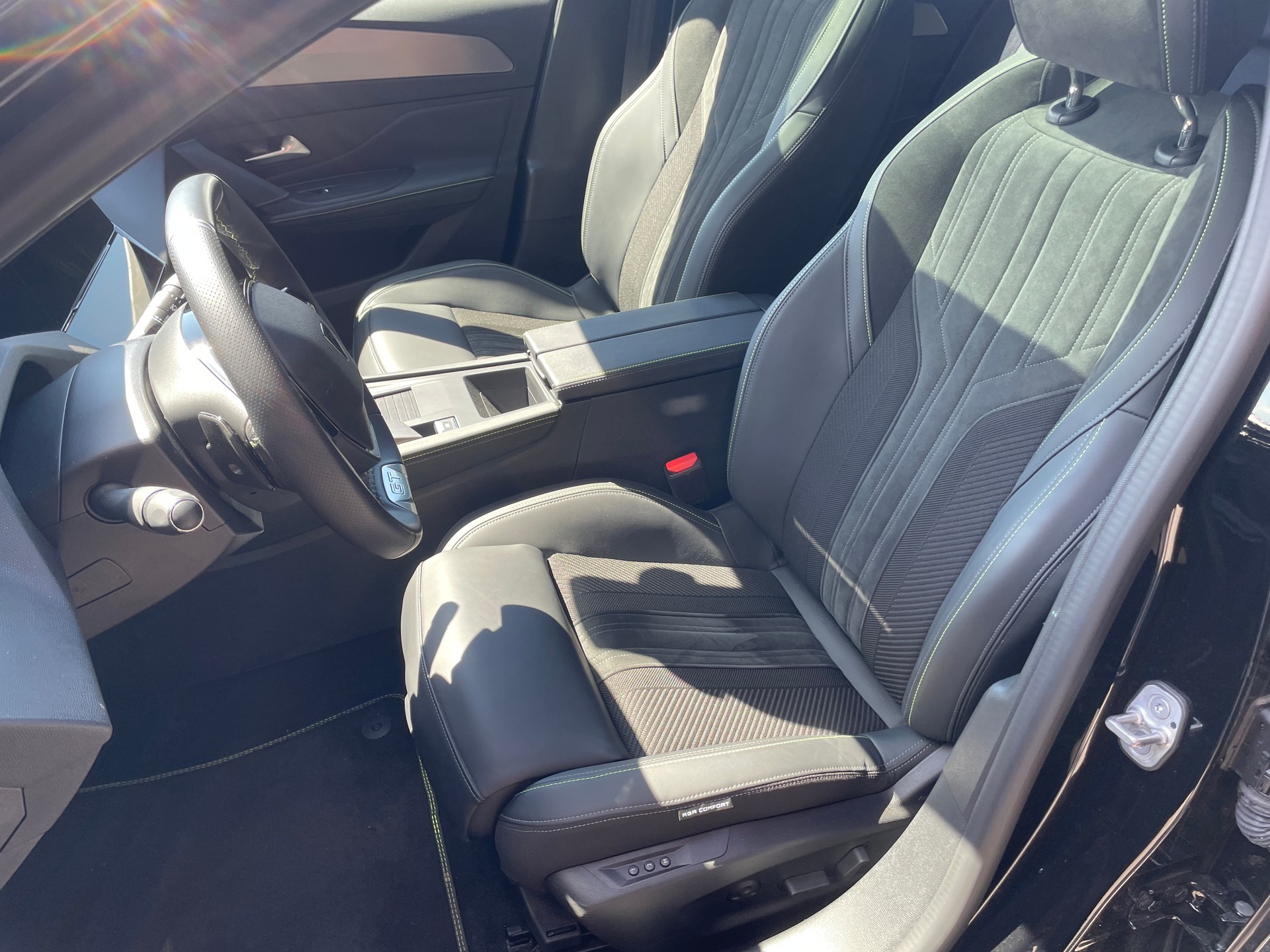 PEUGEOT 308 SW 1.6 PHEV 225 GT-image-15