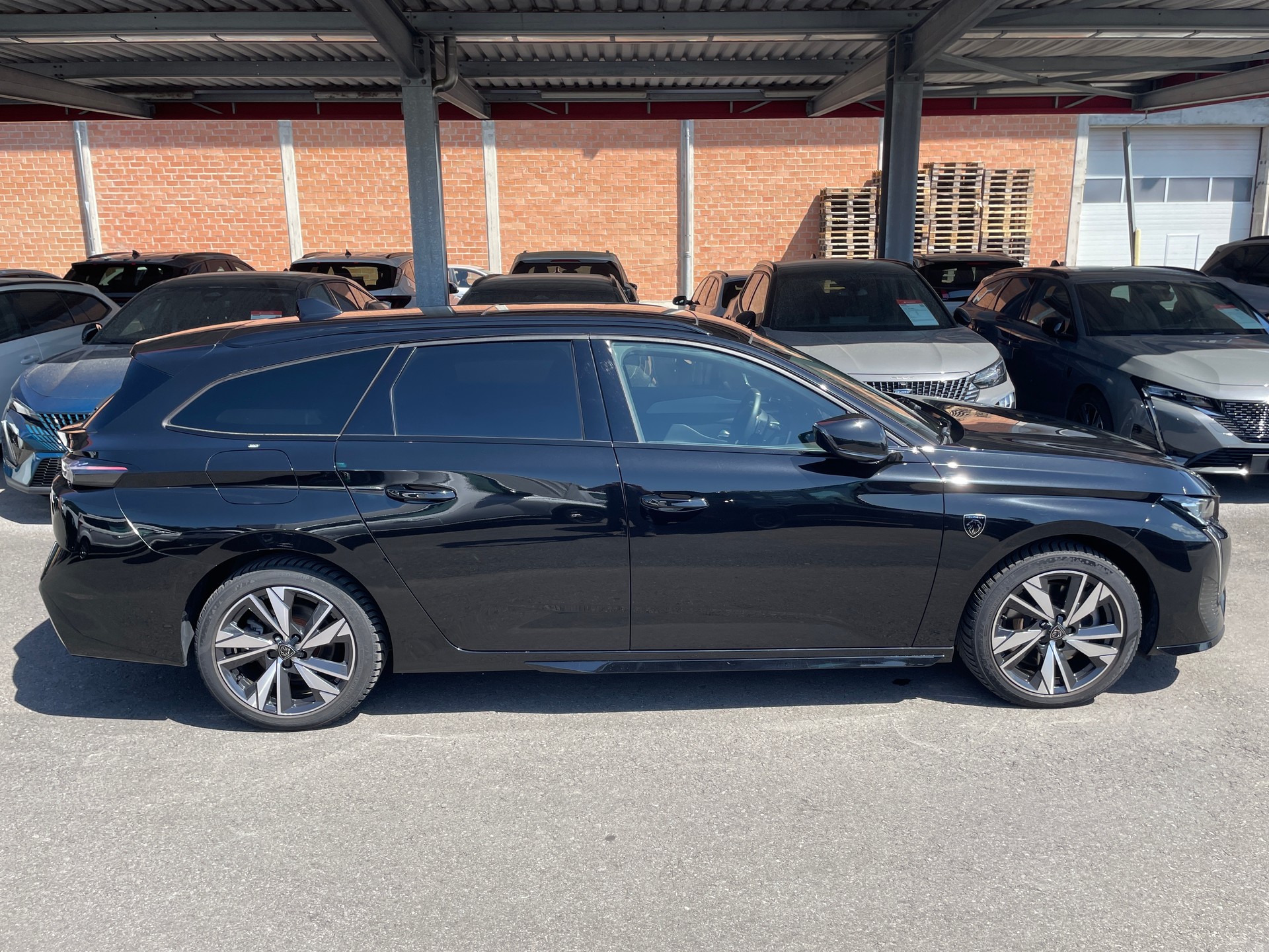 PEUGEOT 308 SW 1.6 PHEV 225 GT-image-2