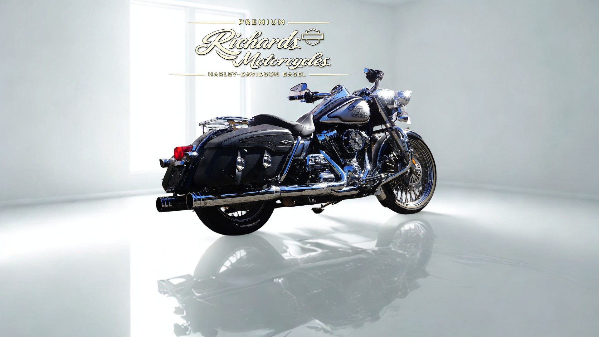 HARLEY-DAVIDSON FLHRC Road King Classic 107 ABS-showroom-element-2