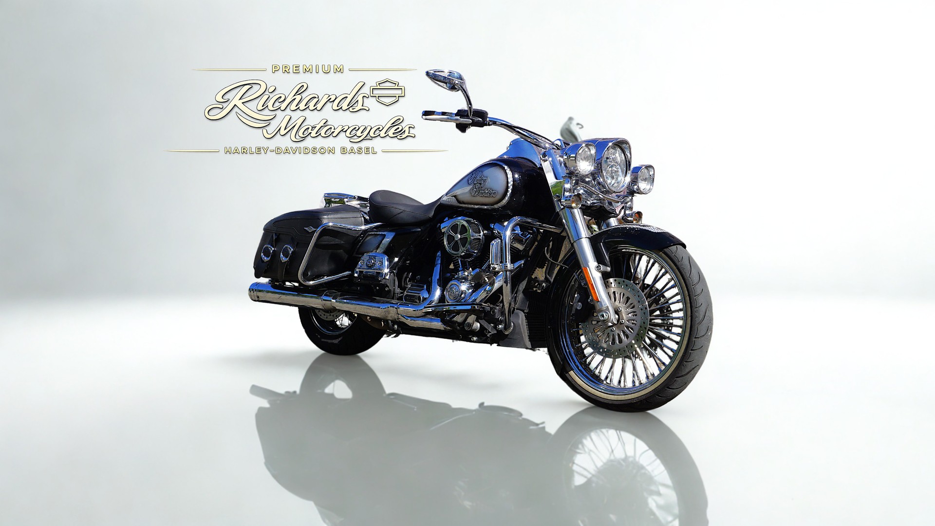 HARLEY-DAVIDSON FLHRC Road King Classic 107 ABS-showroom-element-1