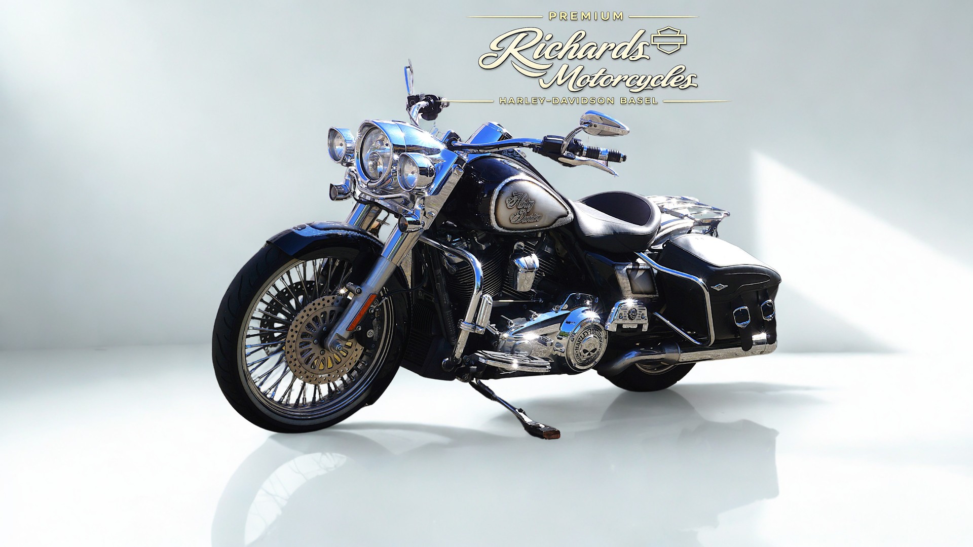 HARLEY-DAVIDSON FLHRC Road King Classic 107 ABS-image-4
