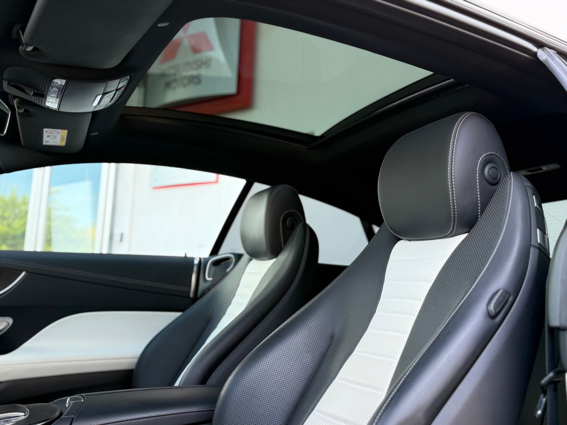 MERCEDES-BENZ E 450 Coupé 4Matic AMG Line 9G-Tronic-image-18