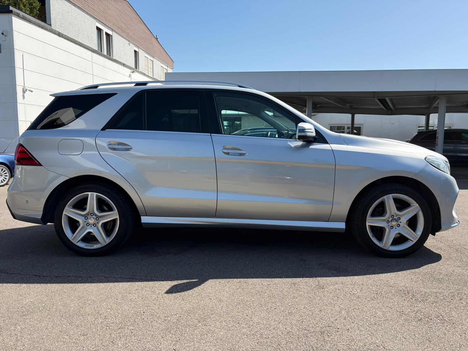 MERCEDES-BENZ GLE 350 d Executive 4Matic 9G-Tronic-image-3