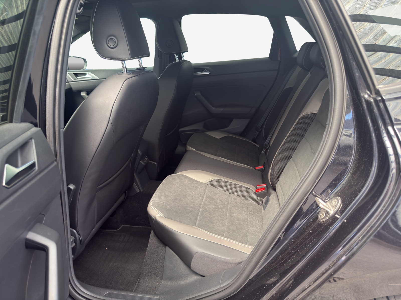 VW Polo 2.0 TSI GTI DSG-image-11