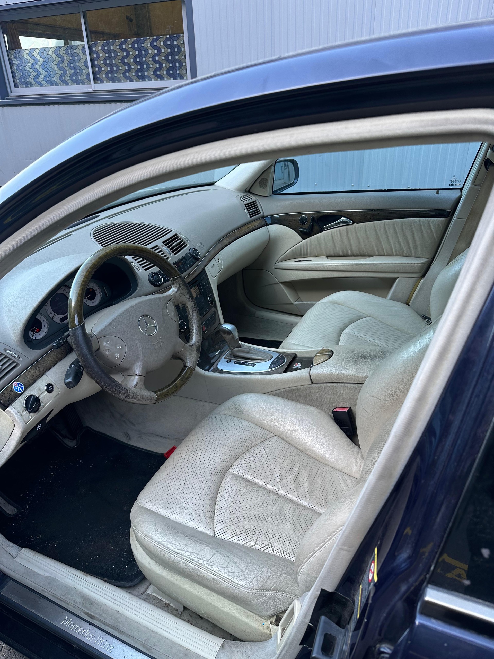 MERCEDES-BENZ E 500 Avantgarde Automatic-image-7