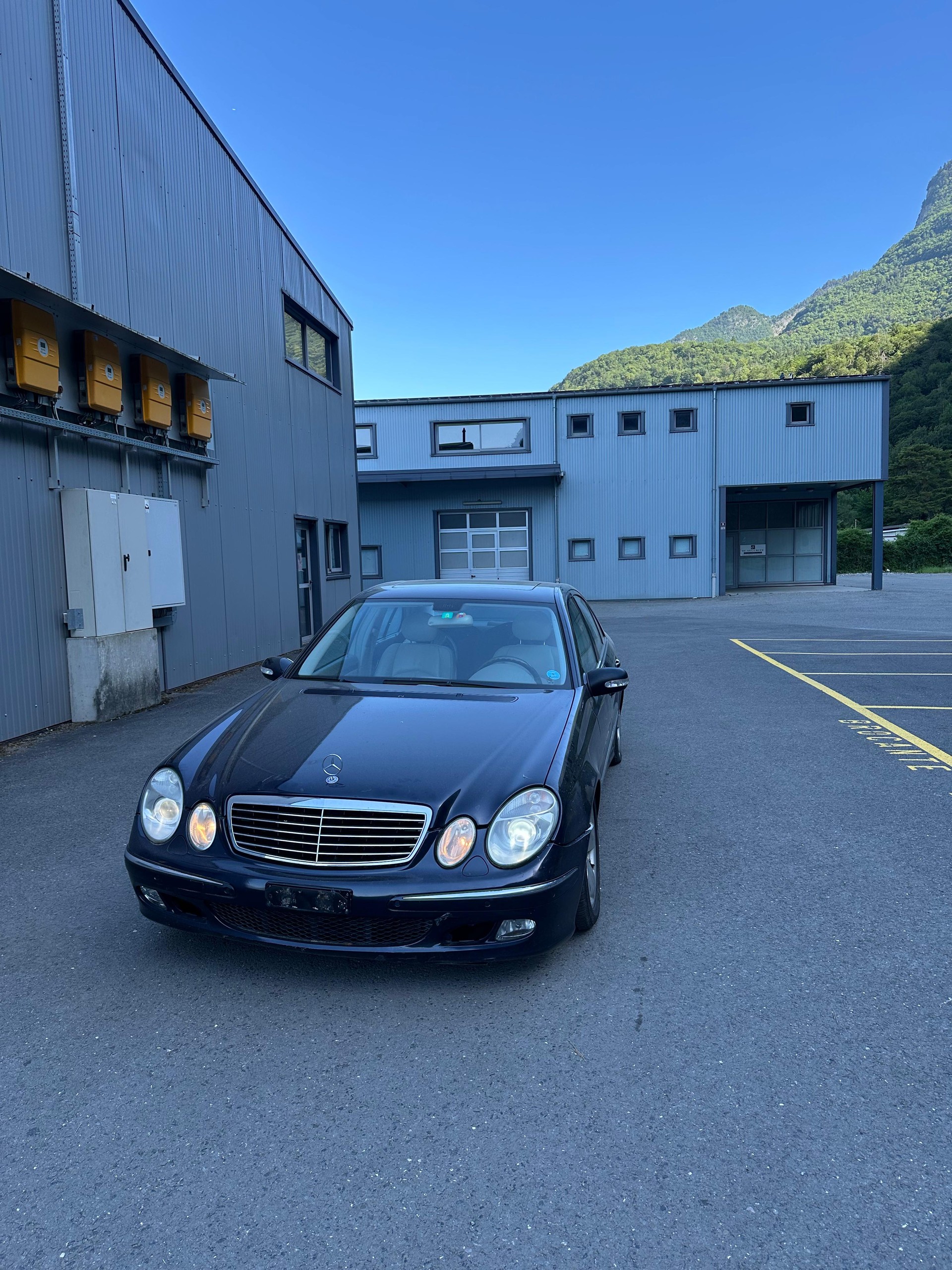 MERCEDES-BENZ E 500 Avantgarde Automatic-image-2