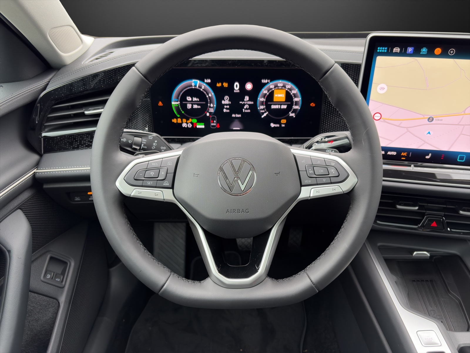 VW Passat Variant 1.5 TSI evo2 Plug-In- Hybrid Business DSG-image-10