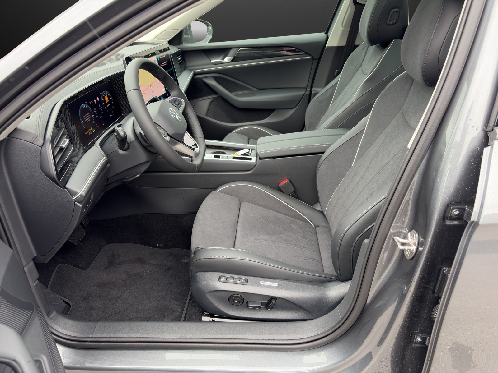 VW Passat Variant 1.5 TSI evo2 Plug-In- Hybrid Business DSG-image-7