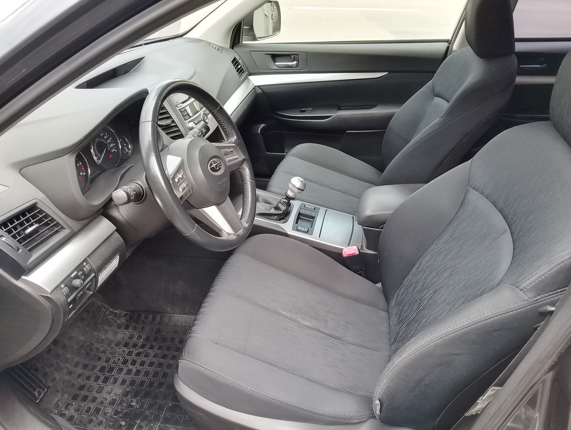 SUBARU Legacy 2.0i Swiss AWD-image-12