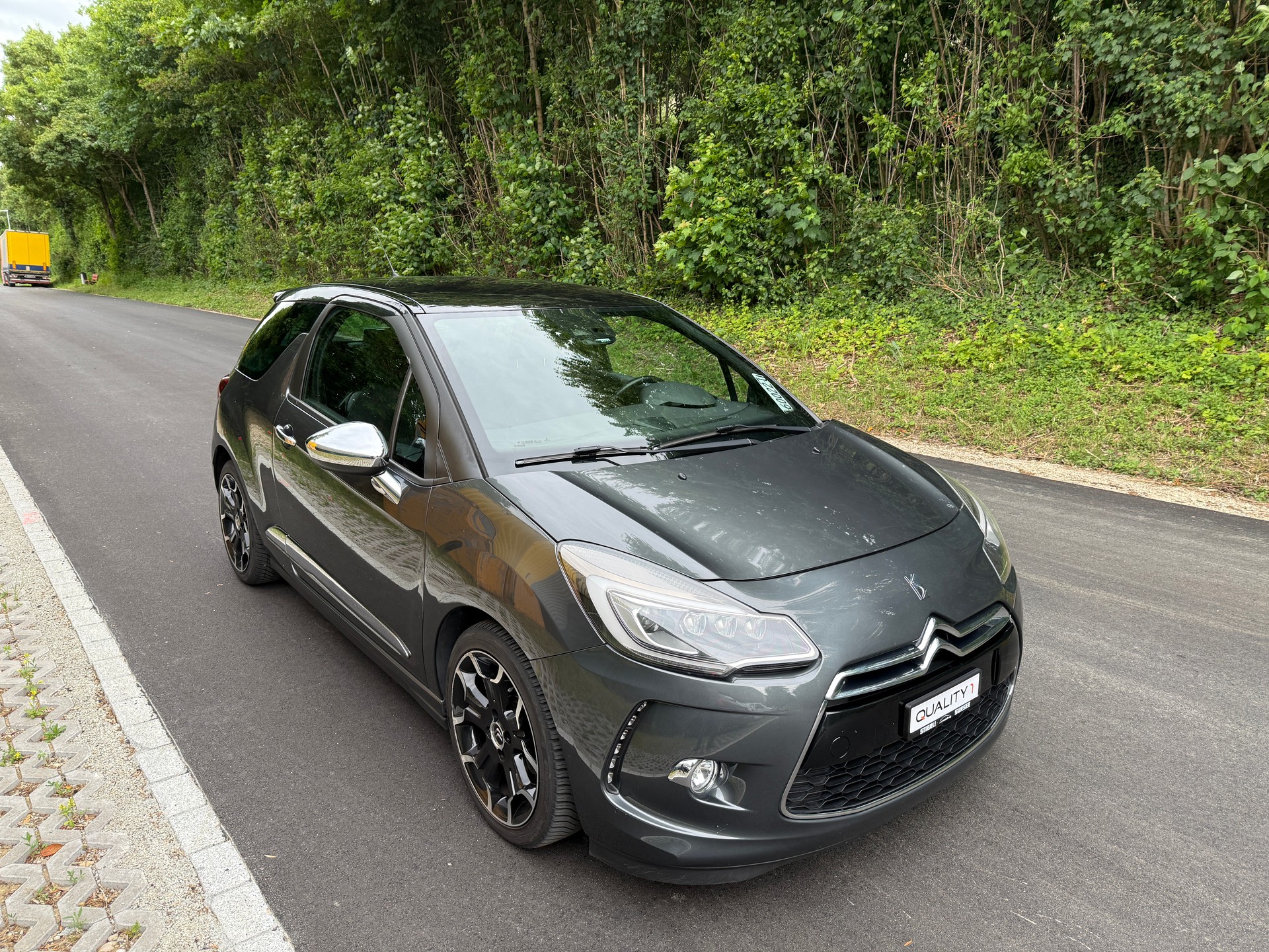 DS AUTOMOBILES DS3 1.6 THP Faubourg Addict