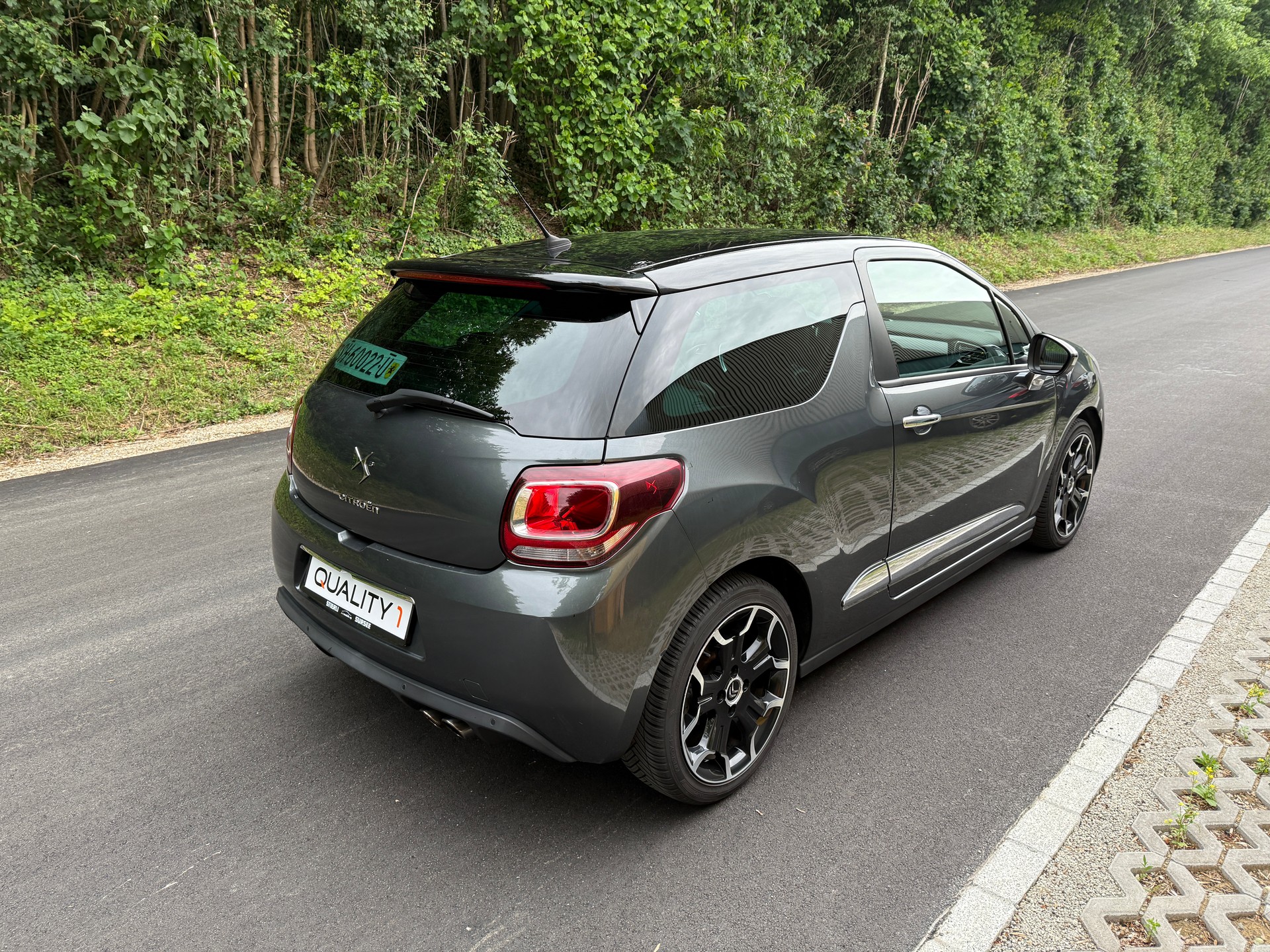 DS AUTOMOBILES DS3 1.6 THP Faubourg Addict-image-2