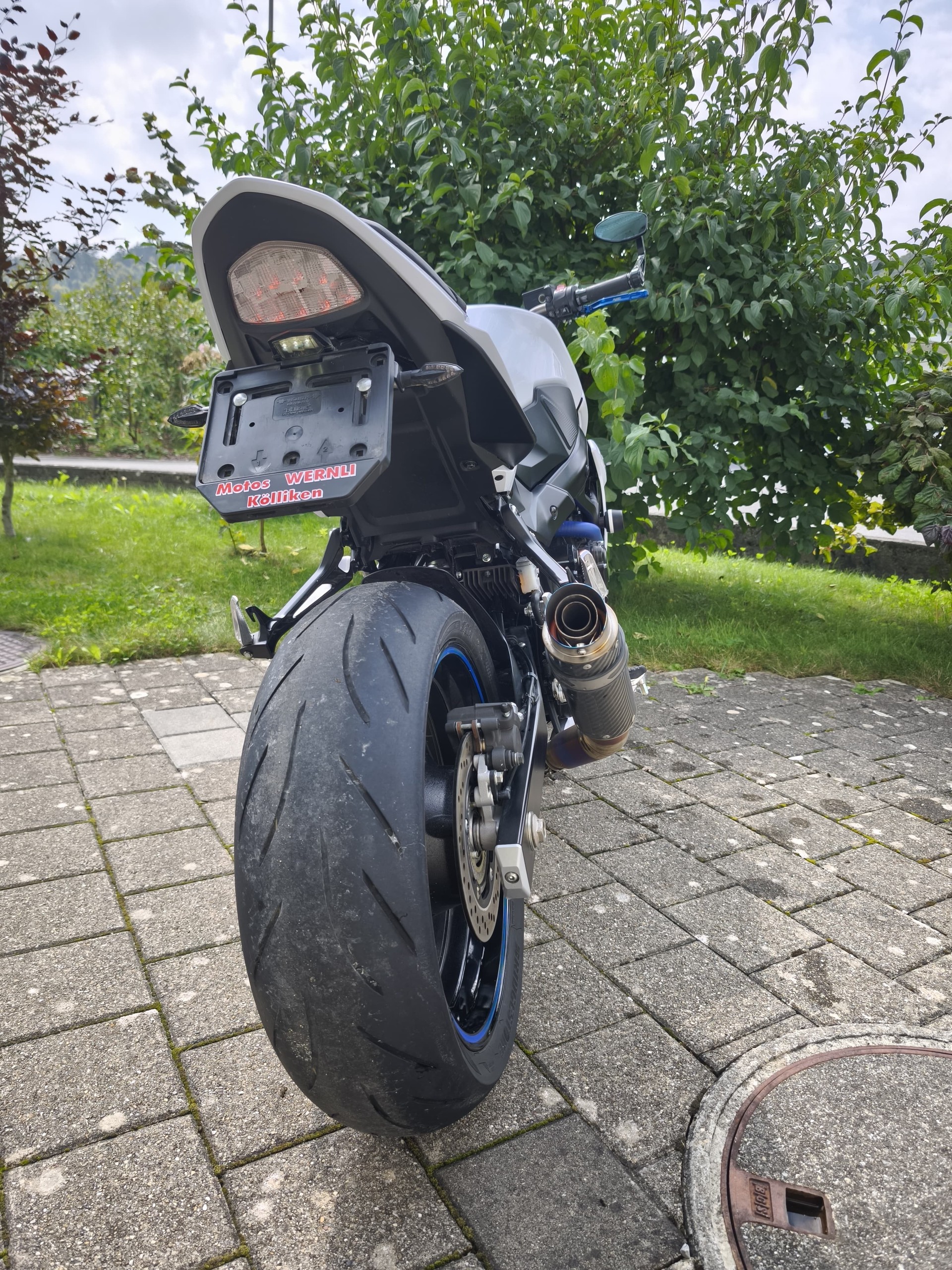 SUZUKI GSR 750 ABS-image-3