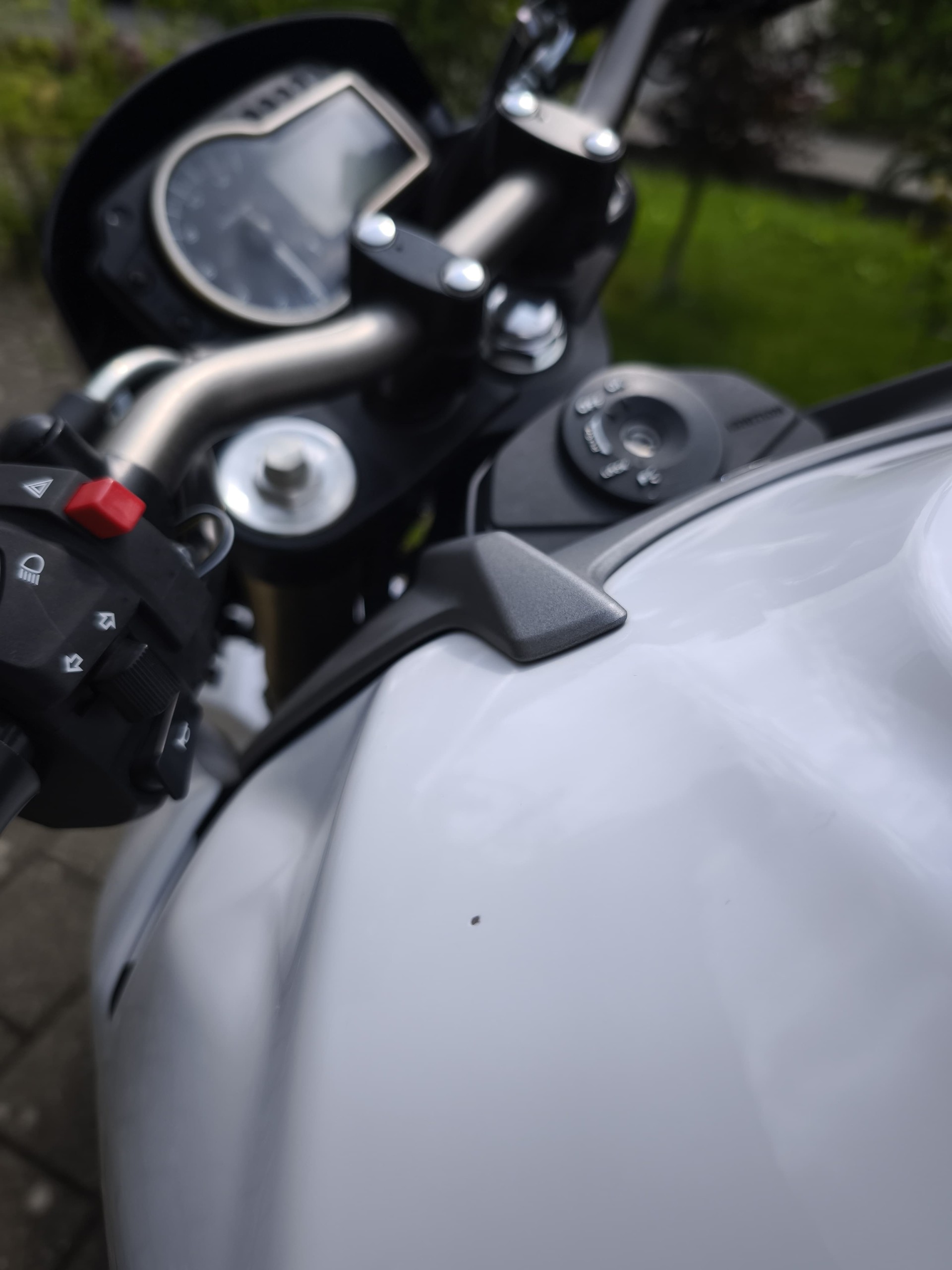 SUZUKI GSR 750 ABS-image-5