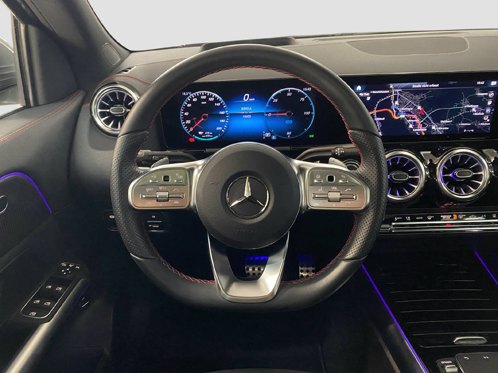 MERCEDES-BENZ EQA 350 Swiss Star AMG Line 4MATIC-image-8