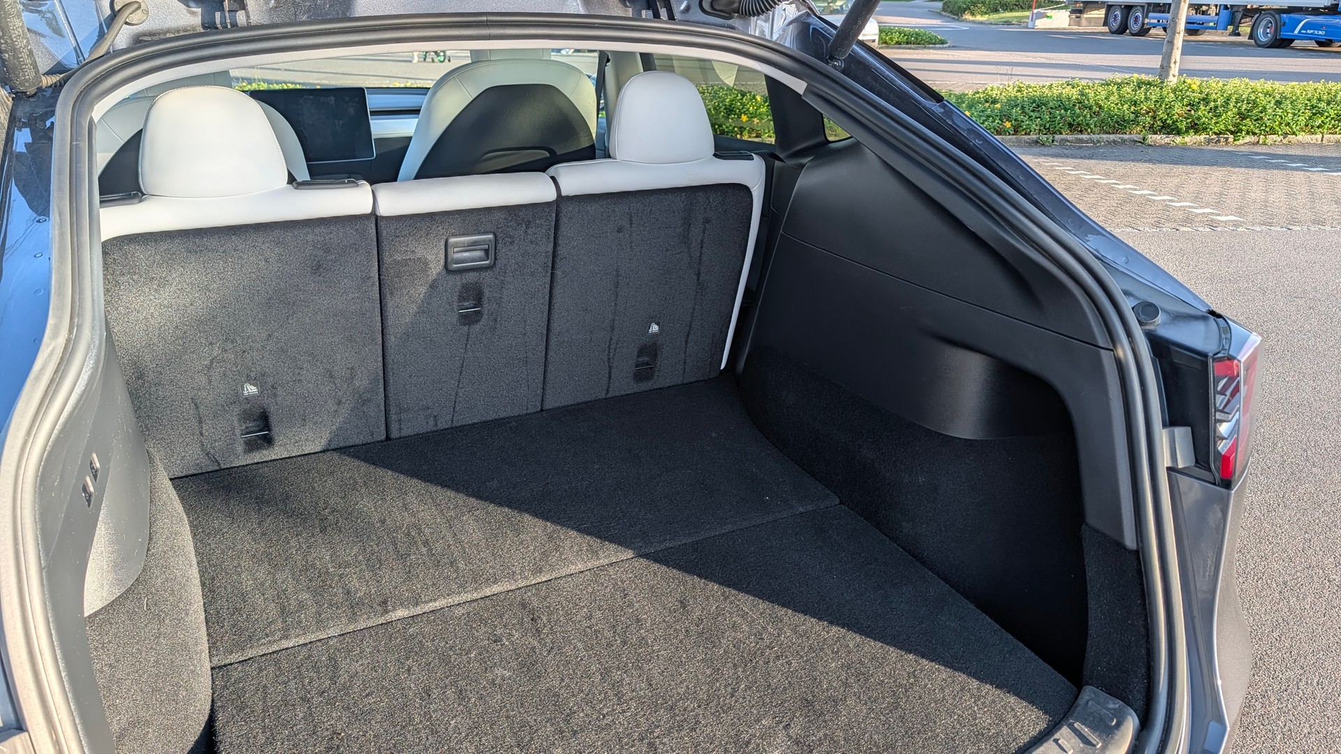 TESLA Long Range D-image-4