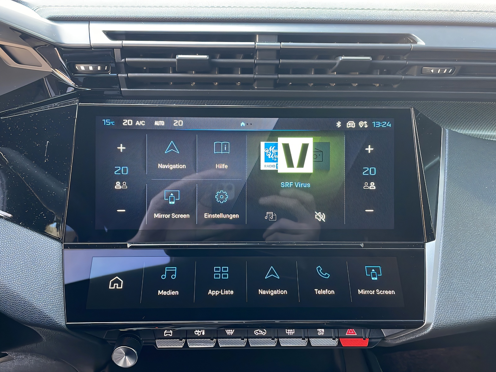 PEUGEOT 308 SW 1.6 PHEV 195 GT-image-12