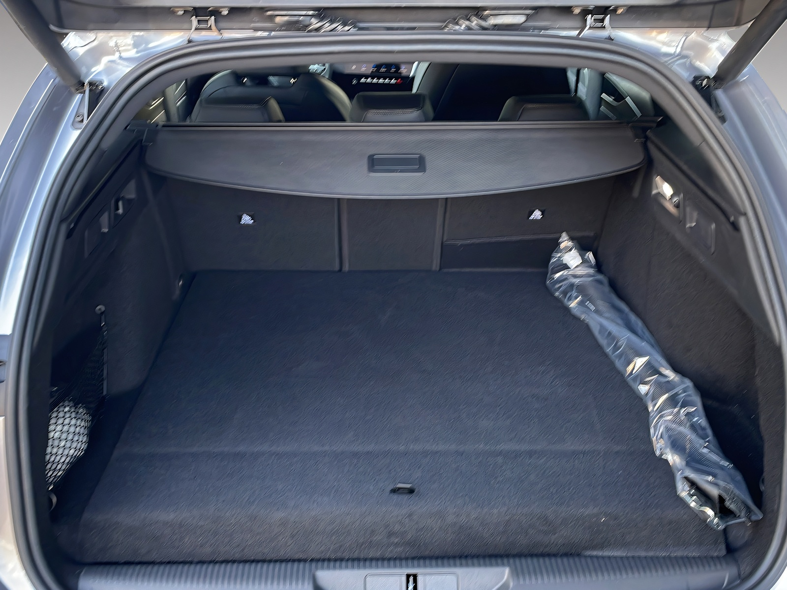 PEUGEOT 308 SW 1.6 PHEV 195 GT-image-16