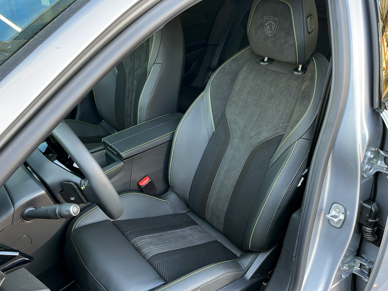 PEUGEOT 308 SW 1.6 PHEV 195 GT-image-5