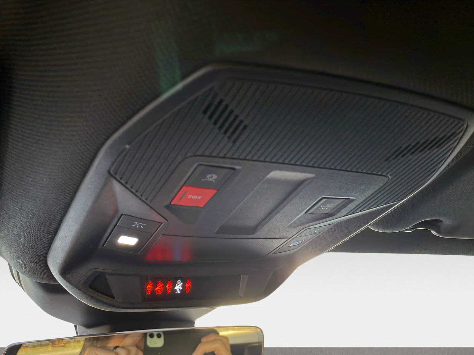 PEUGEOT 308 SW 1.6 PHEV 195 GT-image-9