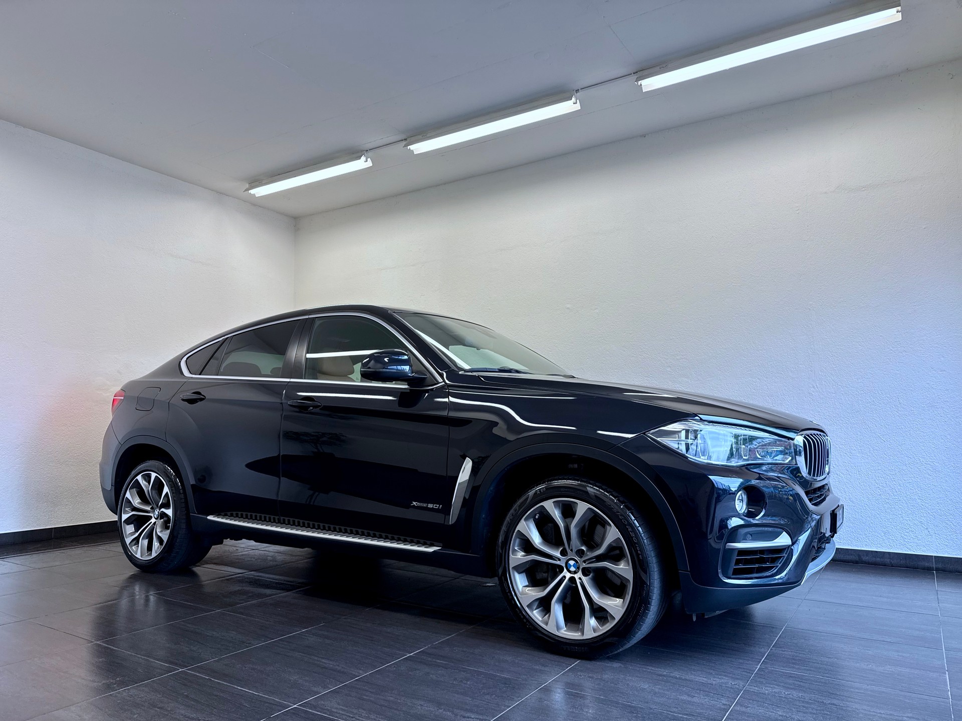 BMW X6 xDrive 50i Steptronic-image-0