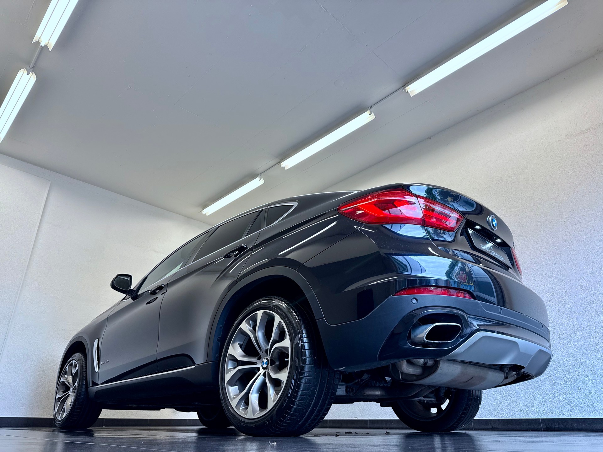 BMW X6 xDrive 50i Steptronic-image-9