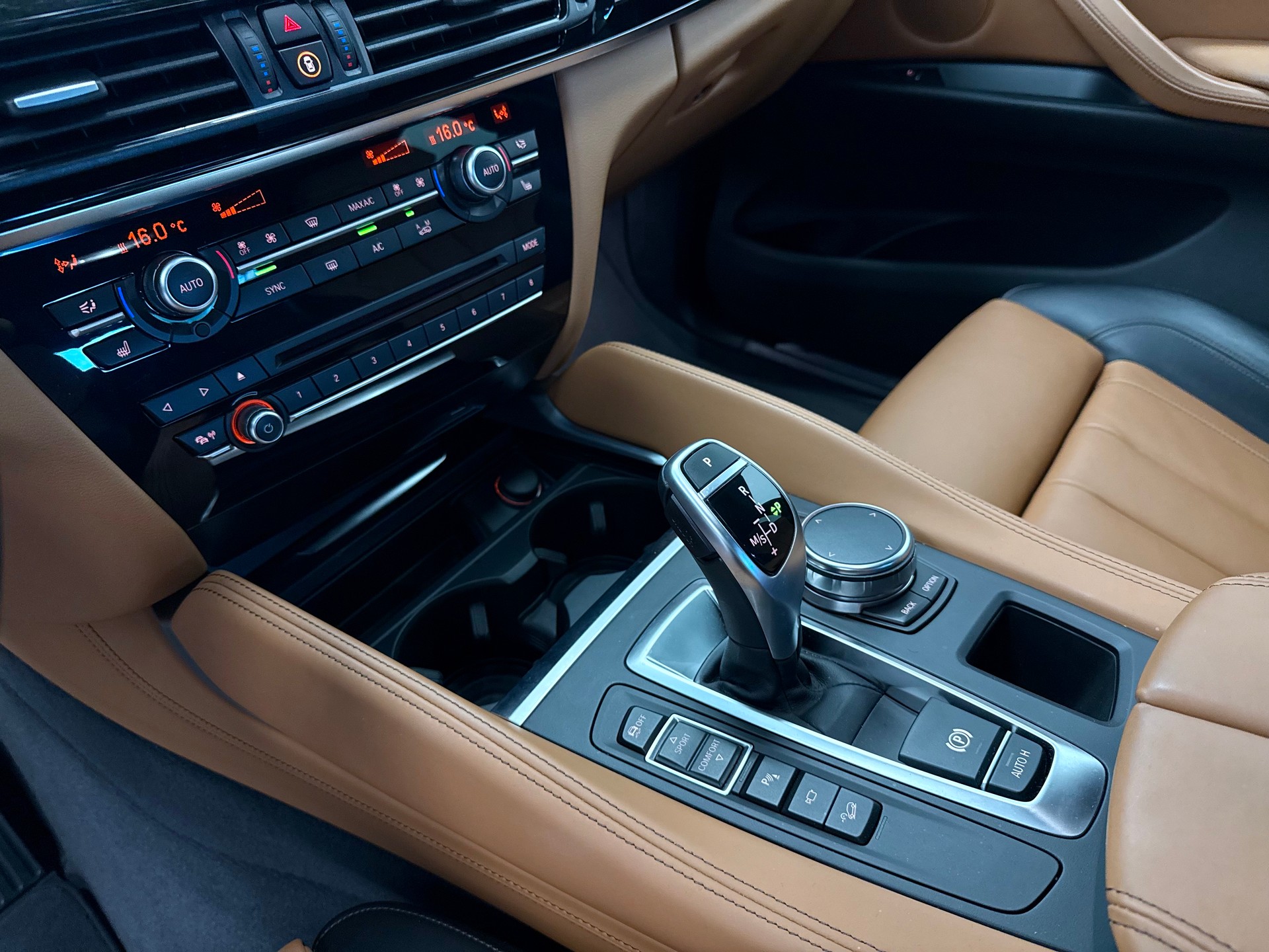 BMW X6 xDrive 50i Steptronic-image-25