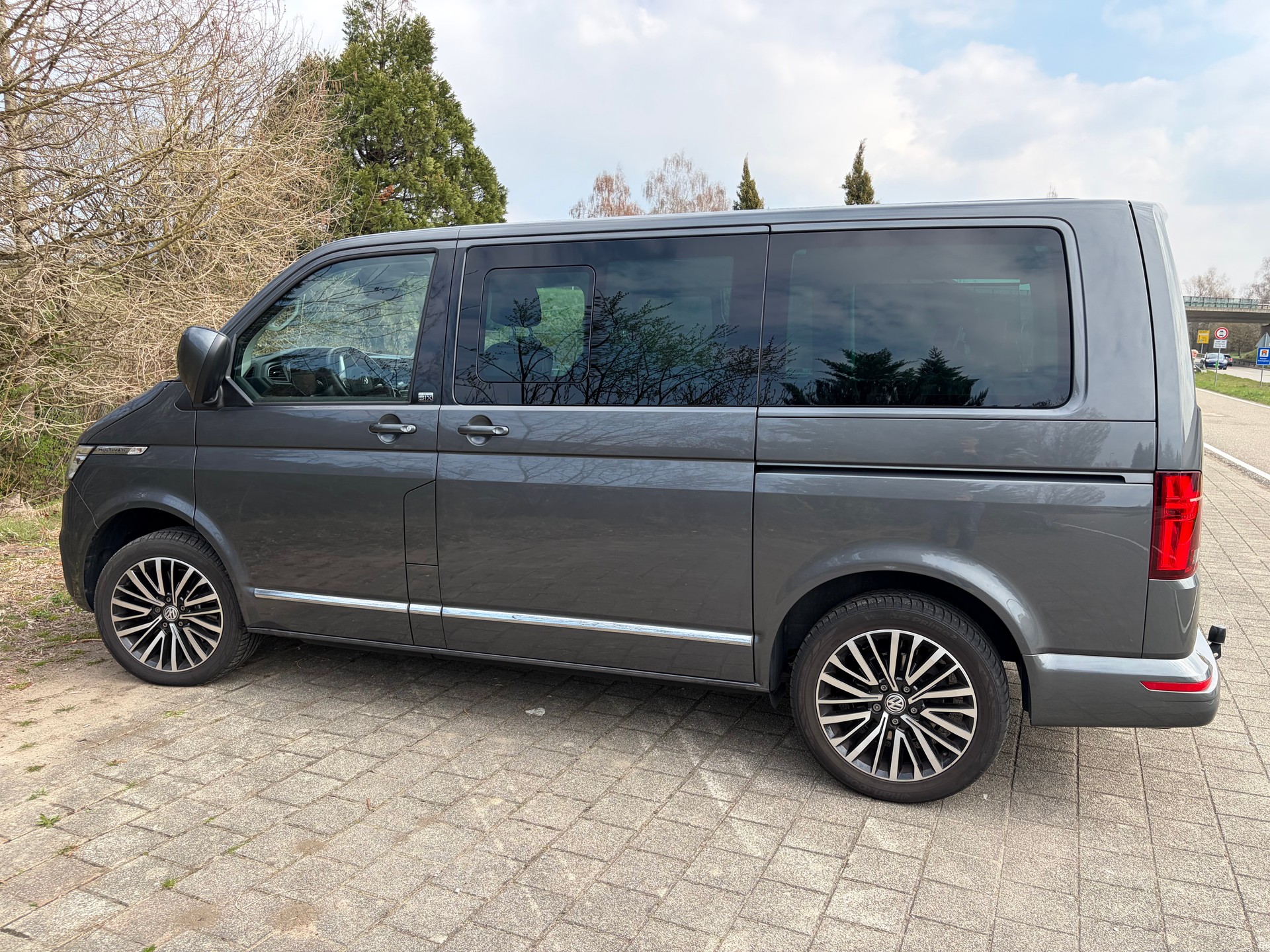 VW 2.0 TDI 204 Generation SIX DSG 4m-image-4