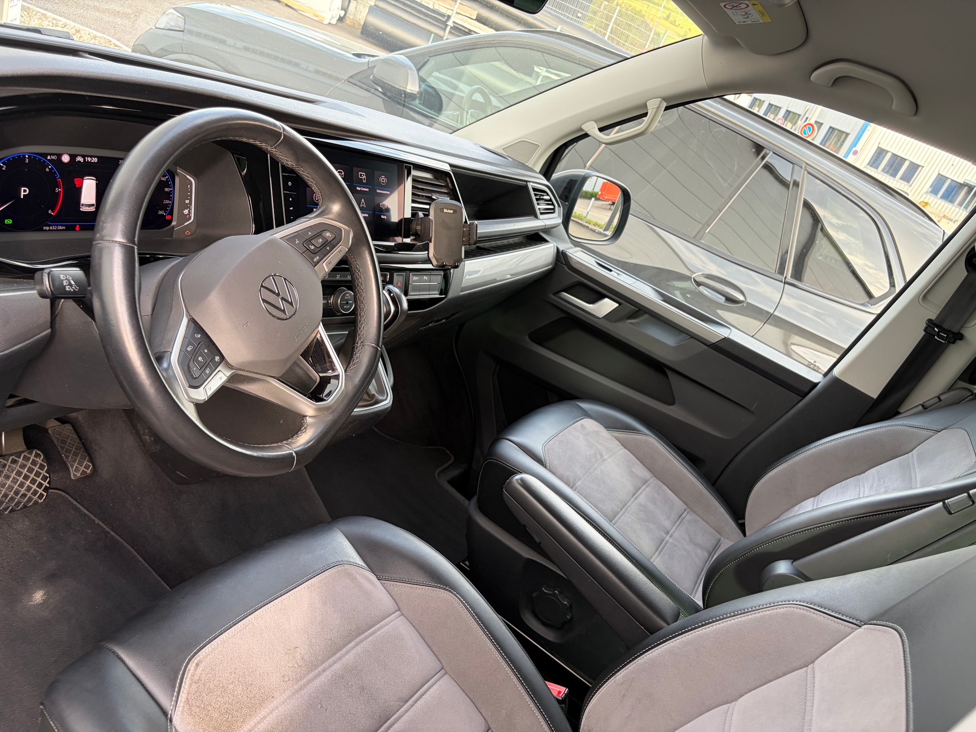 VW 2.0 TDI 204 Generation SIX DSG 4m-image-2